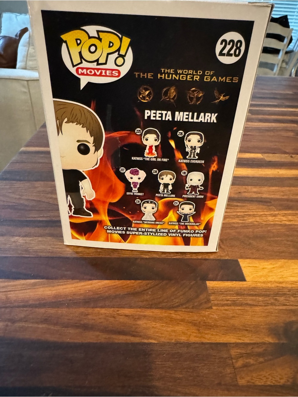 Funko Pop! Movies Peeta Mellark Vinyl Figure - Brown Hair, Green Outfit - Picture 5 of 9